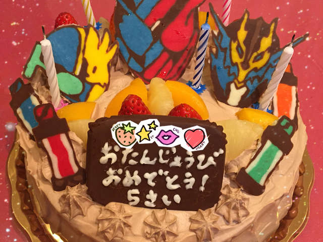 仮面ライダービルドのケーキ
